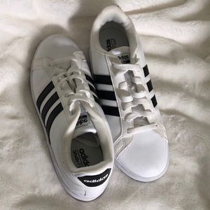 Adidas grand court sneakers size 10
